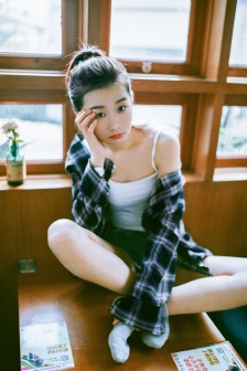 绑架美女封嘴憋尿的故事